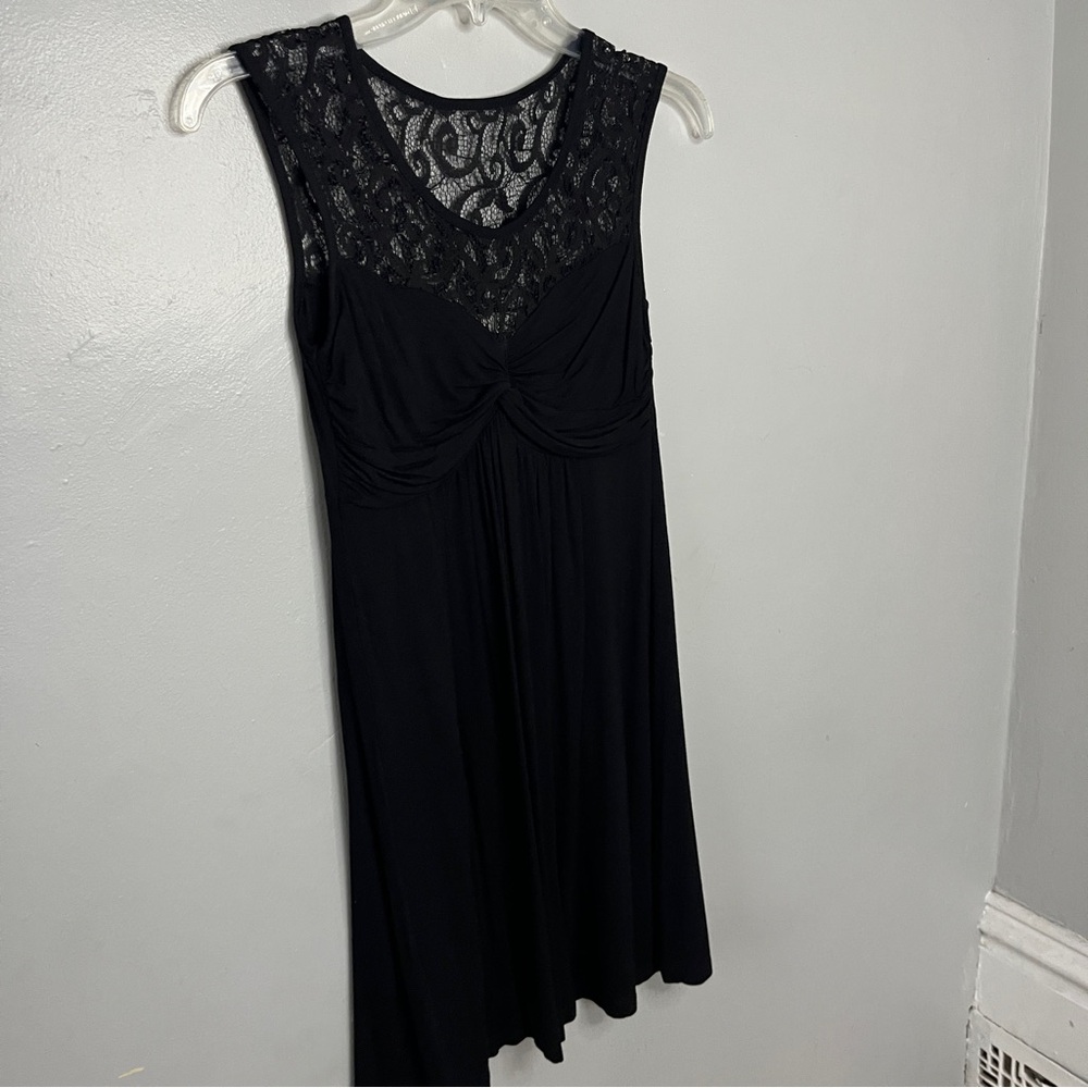 Elegant Black Lace Dress - Picture 3 of 10